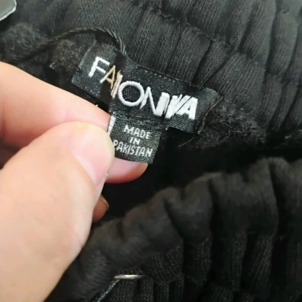 Fashion Nova Black and White Wide Leg Sweatpants NWT - Picture 4 of 12